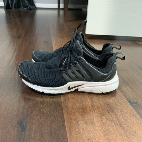 Nike Shoes - Nike Presto